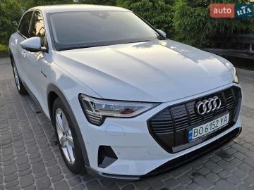 Авто Audi Q7 E-Tron 2022 № 7739051
