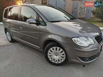 Авто Volkswagen Touran 2008 № 7739203