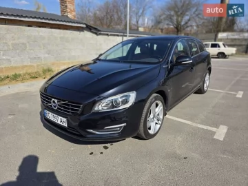 Авто Volvo V60 2014 № 7739250