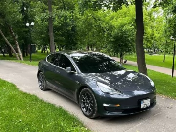 Авто Tesla Model 3 2018 № 7739493