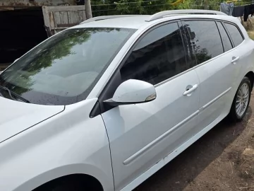 Авто Renault Laguna 2011 № 7739617