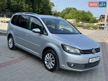 Авто Volkswagen Touran 2011 № 7739810