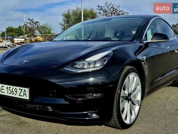 Авто Tesla Model 3 2019 № 7739835
