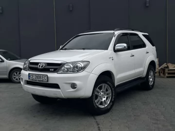 Авто Toyota Fortuner 2007 № 7739961