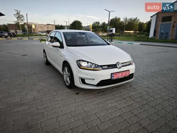 Авто Volkswagen E-Golf 2015 № 7740366