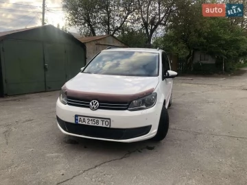 Авто Volkswagen Touran 2011 № 7740509