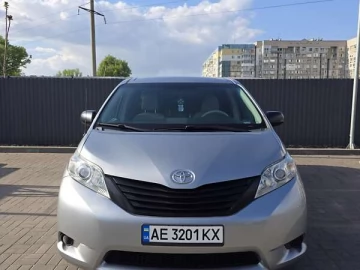 Авто Toyota Sienna 2010 № 7740550