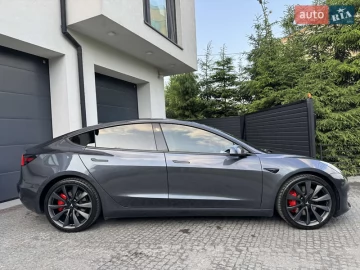 Авто Tesla Model 3 2019 № 7740593