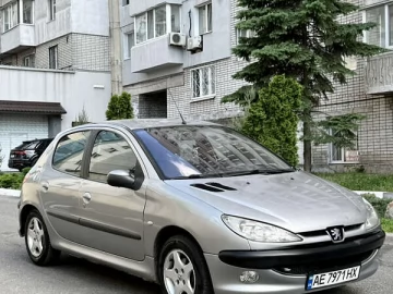 Авто Peugeot 206 2004 № 7741307
