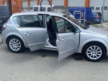 Авто Opel Astra 2004 № 7742897