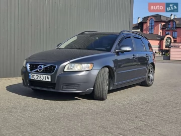 Авто Volvo V50 2010 № 7743019