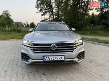 Авто Volkswagen Touareg 2019 № 7743295