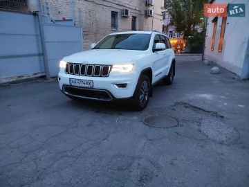 Авто Jeep Grand Cherokee 2018 № 7743536