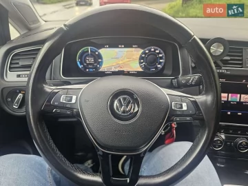 Авто Volkswagen E-Golf 2017 № 7743711