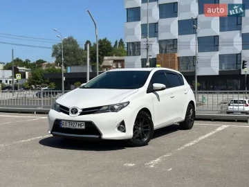 Авто Toyota Auris 2015 № 7744005
