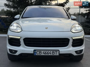 Авто Porsche Cayenne 2015 № 7744461