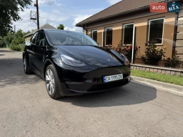 Авто Tesla Model Y 2023 № 7744469