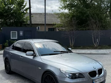 Авто BMW 5 Series 2004 № 7744588