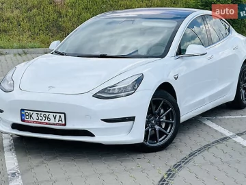 Авто Tesla Model 3 2018 № 7744948