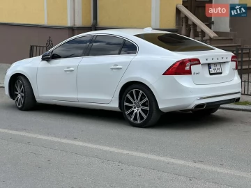 Авто Volvo S60 2015 № 7745888