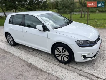 Авто Volkswagen E-Golf 2015 № 7746122