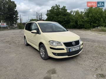 Авто Volkswagen Touran 2010 № 7746173