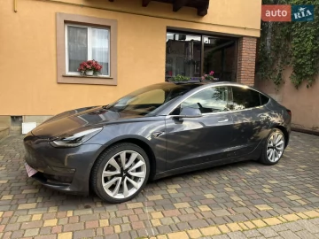 Авто Tesla Model 3 2019 № 7746297