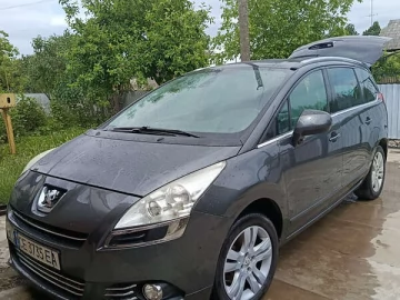 Авто Peugeot 5008 2011 № 7747038