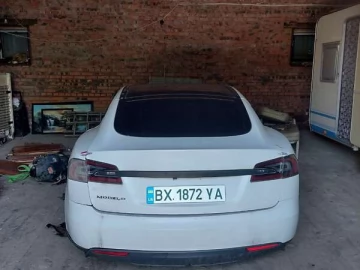 Авто Tesla Model S 2015 № 7747928