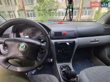 Авто Skoda Octavia 2000 № 7748635