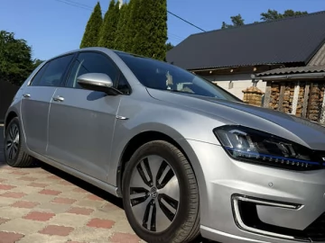 Авто Volkswagen E-Golf 2015 № 7748678
