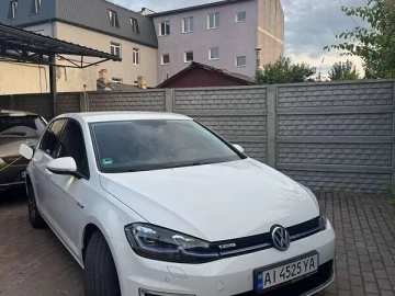 Авто Volkswagen E-Golf 2020 № 7749111