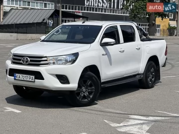 Авто Toyota Hilux 2017 № 7749148