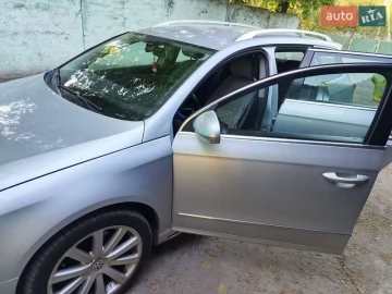 Авто Volkswagen Passat 2010 № 7749419