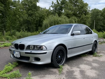 Авто BMW 5 Series 2002 № 7749707