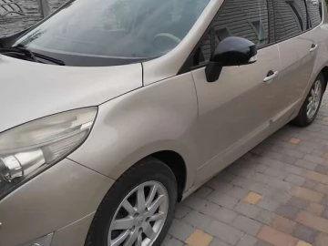 Авто Renault Grand Scenic 2011 № 7749954