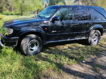 Авто Ford Explorer 2000 № 7750145