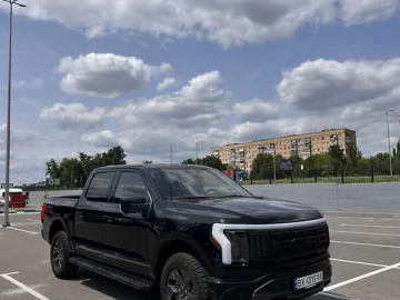 Авто Ford F-150 2022 № 7750462