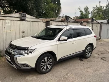 Авто Mitsubishi Outlander 2020 № 7750630
