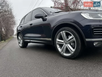 Авто Volkswagen Touareg 2015 № 7750632