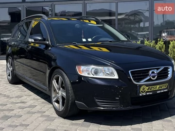 Авто Volvo V50 2010 № 7750763
