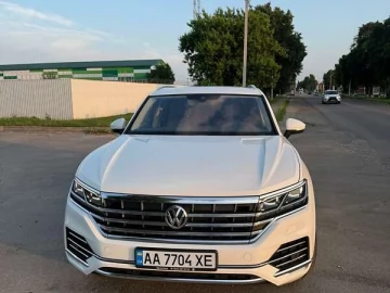 Авто Volkswagen Touareg 2018 № 7750967