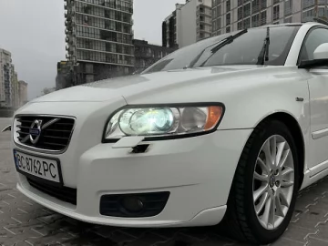 Авто Volvo V50 2010 № 7751634