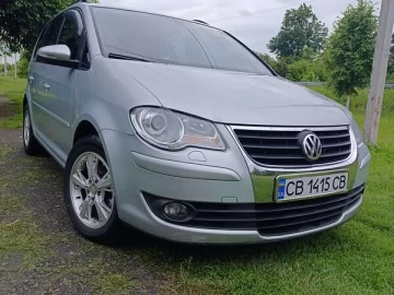 Авто Volkswagen Touran 2010 № 7751647