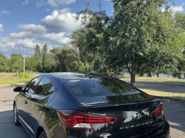 Авто Hyundai Elantra 2019 № 7752169
