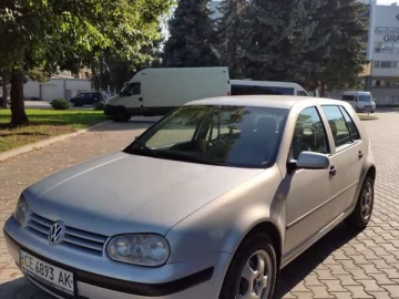 Авто Volkswagen Golf 2000 № 7752410