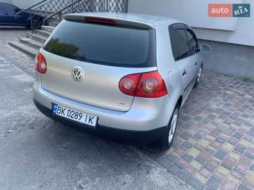 Авто Volkswagen Golf 2005 № 7752797