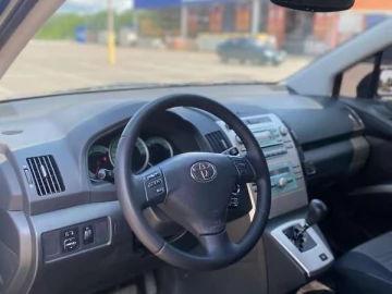 Авто Toyota Corolla Verso 2004 № 7752845