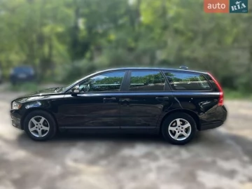 Авто Volvo V50 2010 № 7752900