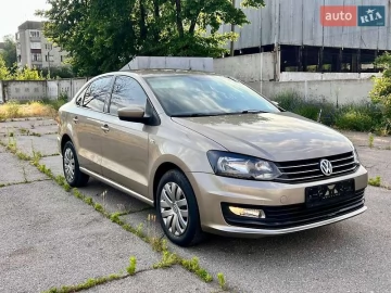 Авто Volkswagen Polo 2016 № 7752954